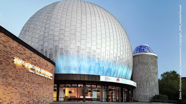 Aussenansicht des Zeuss-Großplanetariums in Berlin