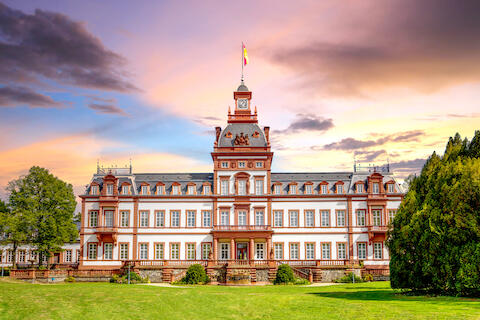 Ein Schloss im Sonnenuntergang